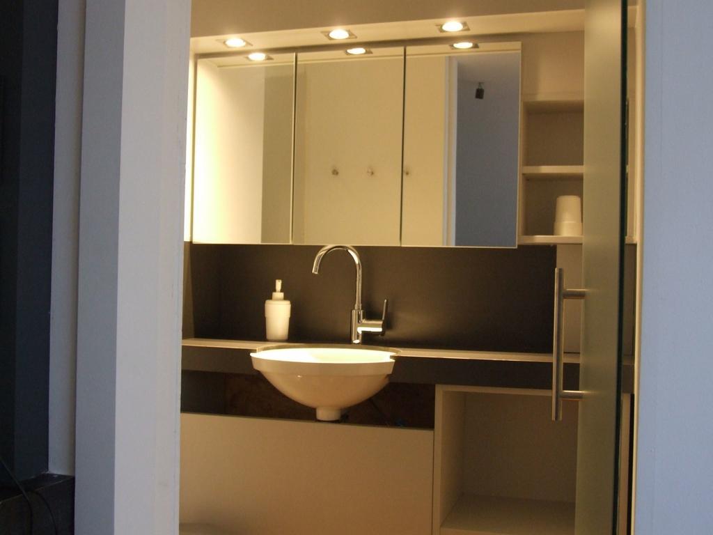 Modern And Cozy Studio In A Former Coach House Robertville Exteriör bild